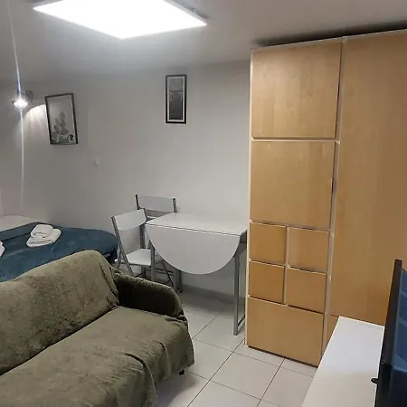 Les Ruisseaux, Avec Terrasse Et Jardin *