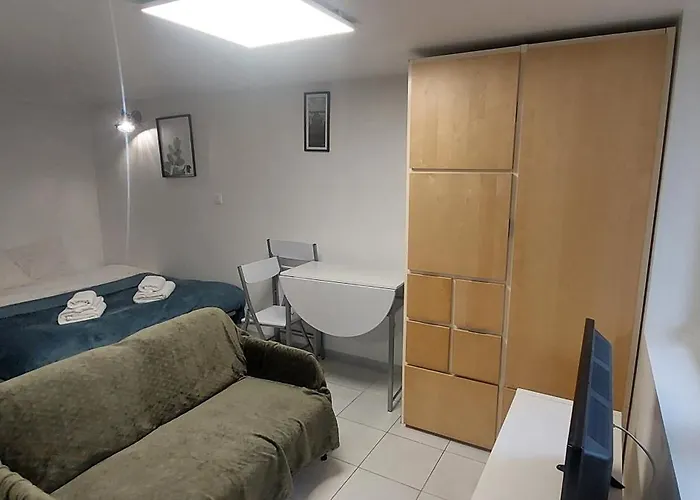 Les Ruisseaux, Avec Terrasse Et Jardin *