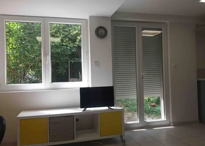 Les Ruisseaux, Avec Terrasse Et Jardin * Valence (Drome)